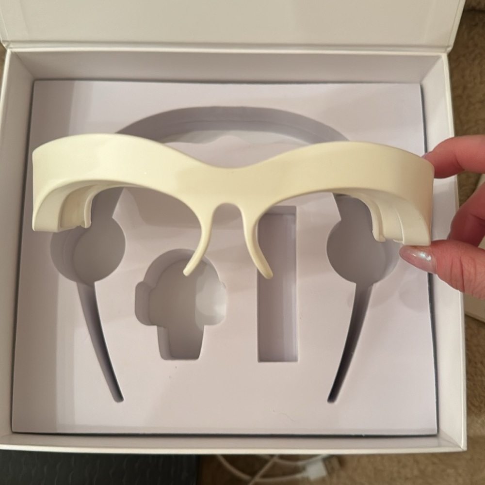 Opatra London iBrow Skincare Tool - White and Gold - Picture 2 of 10